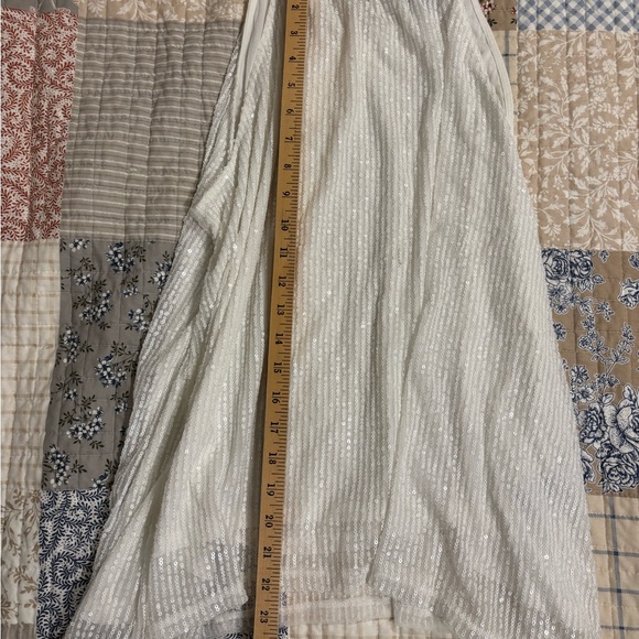 White Sequin Sleeveless Top - Picture 4 of 4